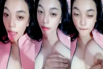 Bokep Indo LARAS Bali Jaket Pink Ngentot Becek Brutal